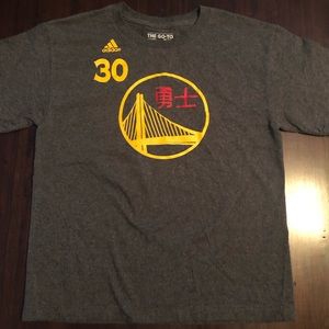 Stephan Curry Adidas shirt jersey in Chinese.